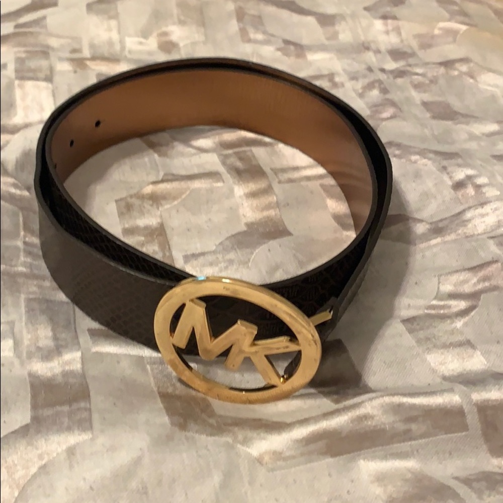 Micheal Kors logo belt